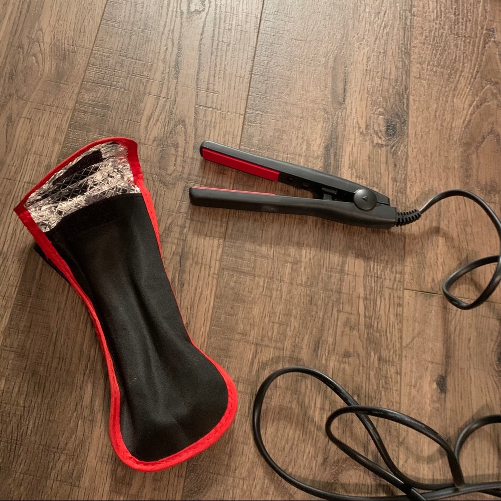 Mini hair straightener